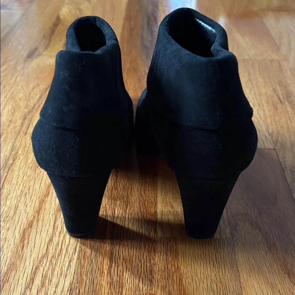 Kate Spade Black Suede Ankle Booties Women’s Size 6.5 - Picture 3 of 7